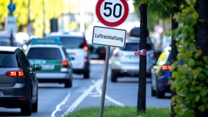 Gericht verlangt von Bundesregierung Verbesserungen von Luftreinhalteprogramm