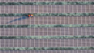 China nimmt größte Solaranlage der Welt in Betrieb