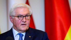 Steinmeier setzt Ausfertigung aus