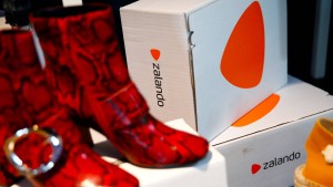 Zalando kürzt Manager-Grundgehalt drastisch – und bietet Aktienpakete