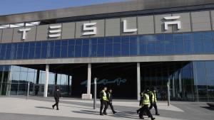 Tesla sitzt die Gewerkschaft im Nacken