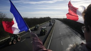 15.000 Polizisten sollen Blockade von Paris verhindern