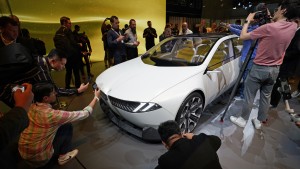 BMW stellt „Neue Klasse“ im Konkurrenzkampf mit Tesla vor