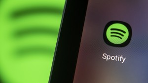 Spotify nennt Apples neue App-Gebühren „Erpressung“