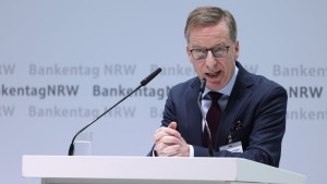 Ökonomen fordern von Bundesregierung Schritte gegen Konjunkturschwäche