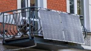 Balkonkraftwerke für die Wohnung – wann lohnt sich die Mini-Solaranlage zuhause?