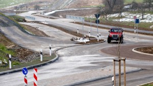 Am Zentrum vorbei auf die Autobahn