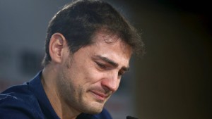 Torwart Iker Casillas weint bei Abschieds-Pressekonferenz