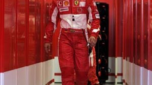 Schumacher läßt Ferrari weiter zappeln