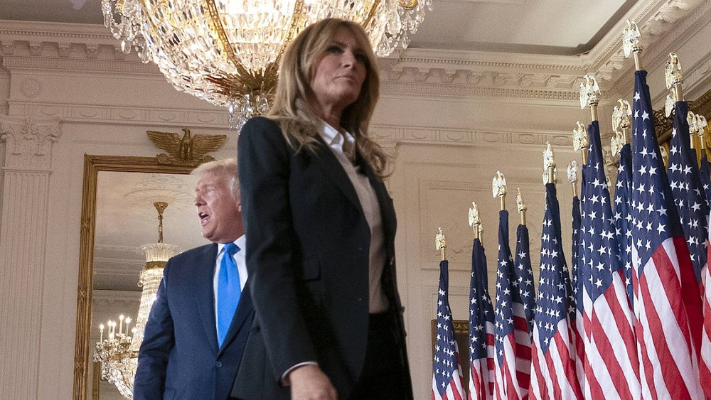 Trägt sie Trauer? Melania Trump in der Nacht nach der Wahl im Weißen Haus.