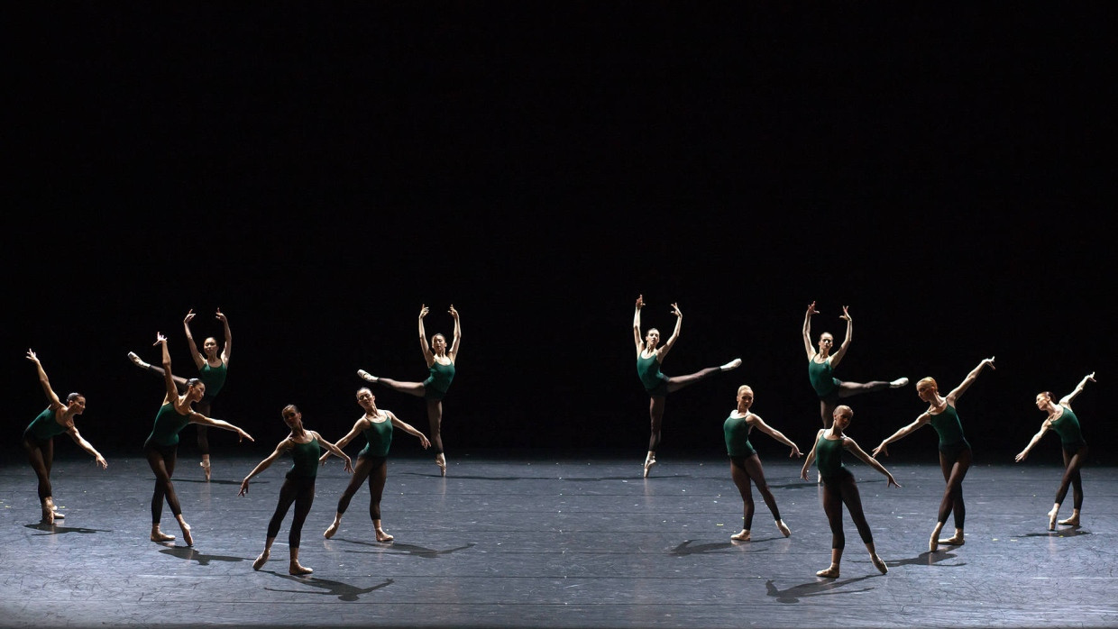 Standbild aus William Forsythes angeblich „Neue Suite“ für Dresden