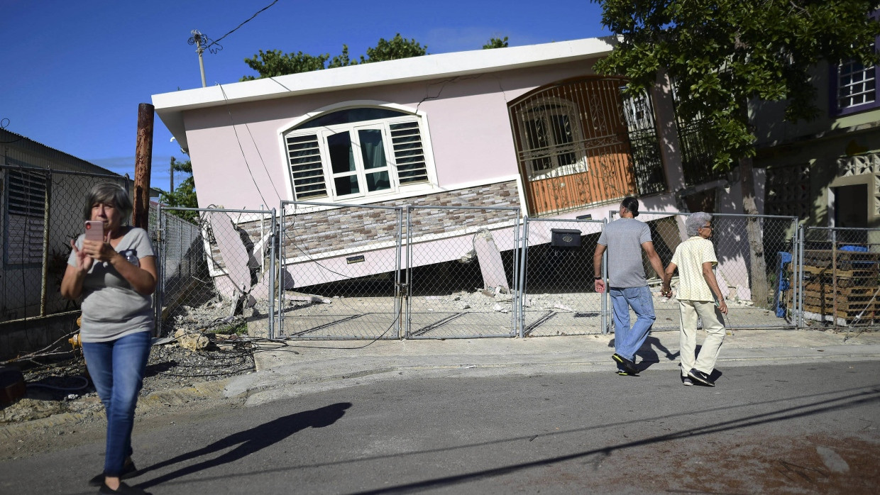 Zusammengestürztes Haus in Puerto Rico am Montag