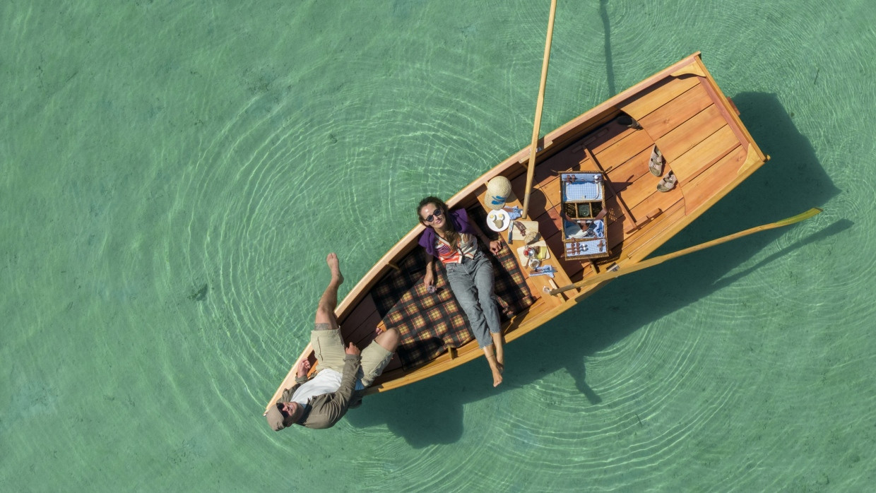 Picknick im Wasser, am Weißensee in Kärnten.