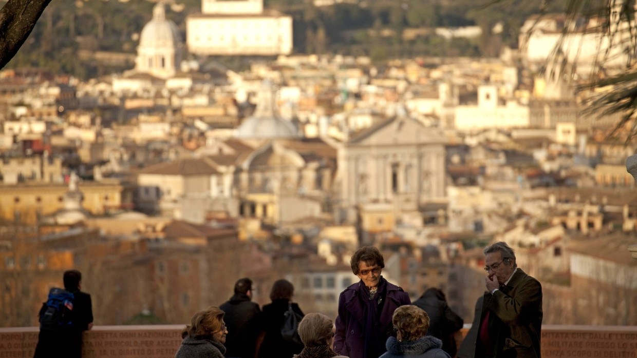 Senioren in Rom: In Italien ist die frühe Verrentung weiter verbreitet als in anderen Ländern der EU.