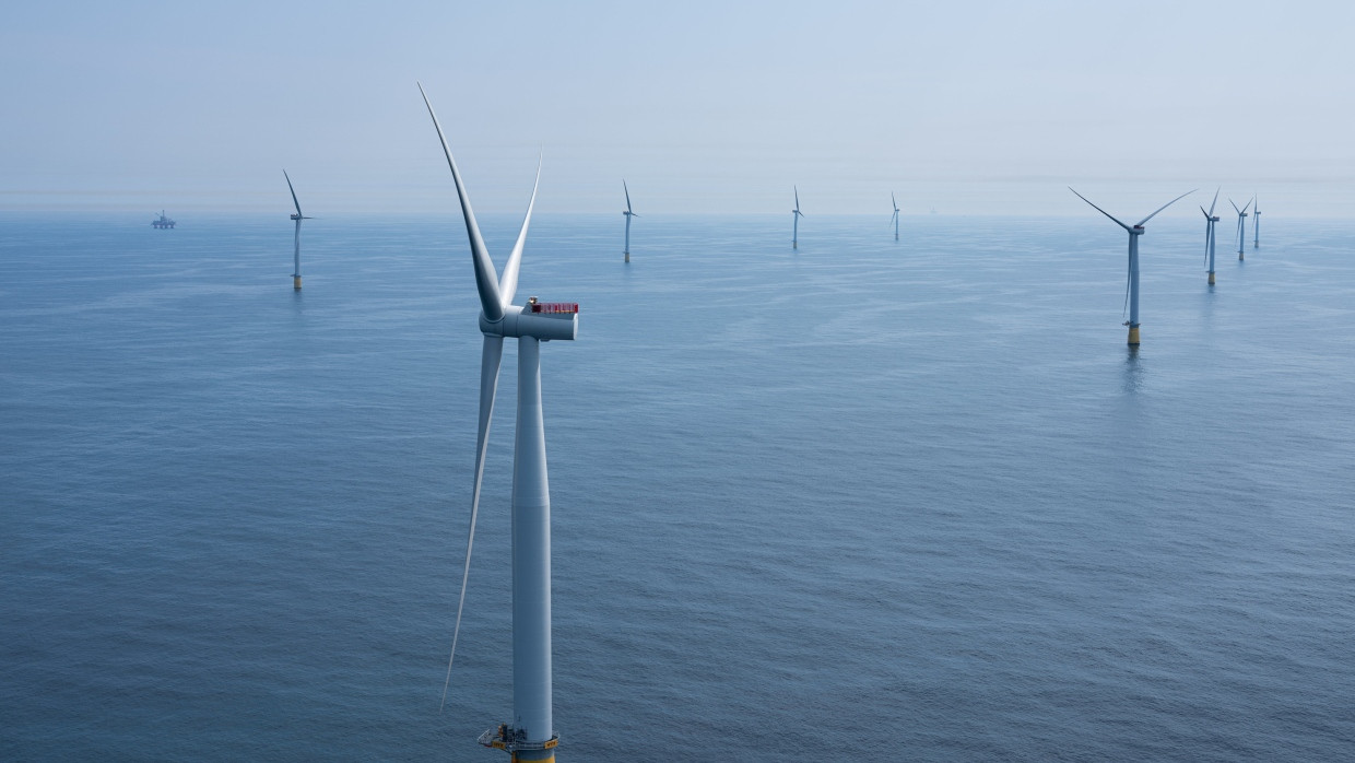 Luftaufnahme des nach Betreiberangaben weltweit größten schwimmenden Windparks Hywind Tampen in Norwegen.