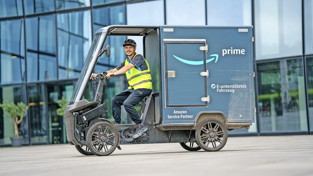 Auch in Frankfurt unterwegs: Amazon liefert Päckchen und kleine Pakete mit elektrischen Lastenrädern.