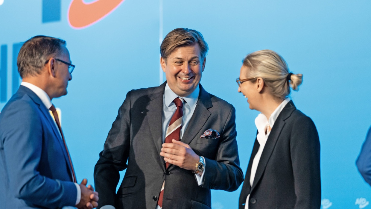 Kein Platz mehr für Gemäßigte:
  AfD-Politiker Chrupalla, Krah und Weidel beim Parteitag in Magdeburg