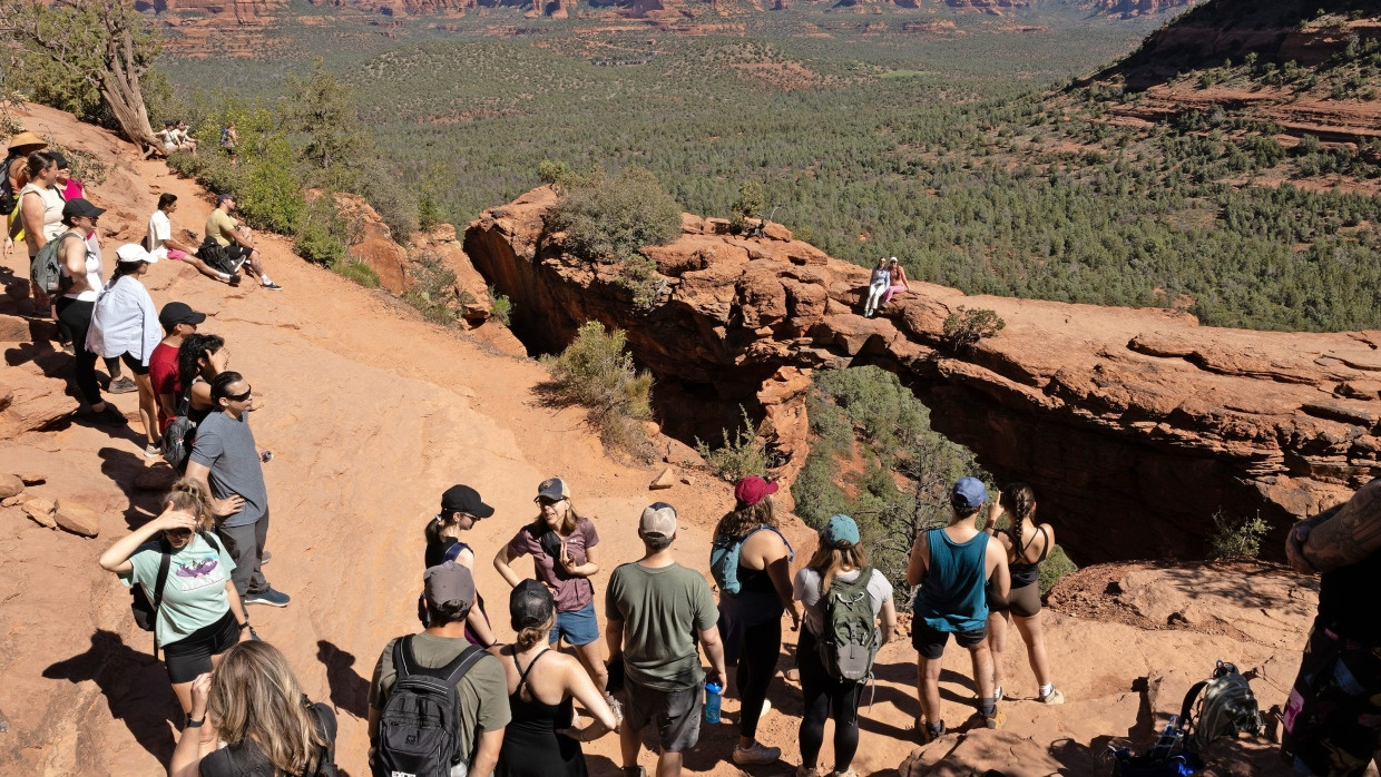 Rund drei Millionen Besucher kommen jährlich nach Sedona, und sie wollen alle irgendwo übernachten. Für Einheimische bleibt da fast kein Wohnraum mehr.