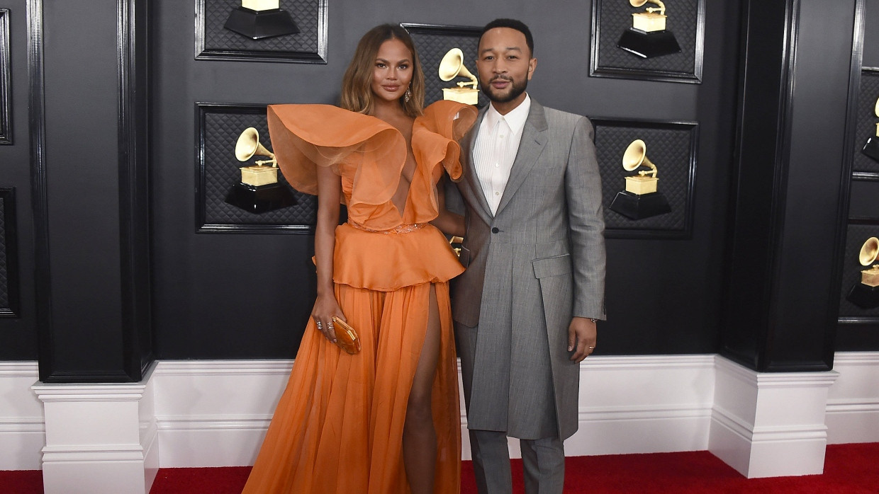 Chrissy Teigen und John Legend kommen im Januar  zur Verleihung der Grammy Awards im Staples Center