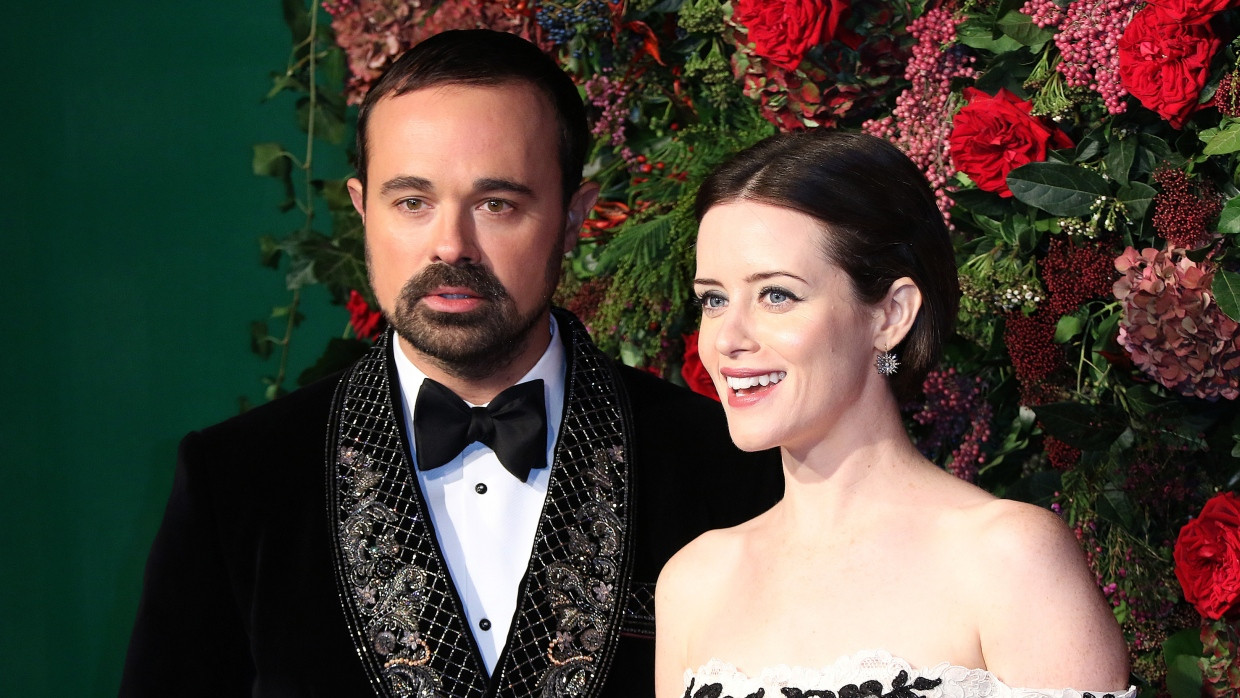 Evgeny Lebedev mit der britischen Schauspielerin Claire Foy im November 2018