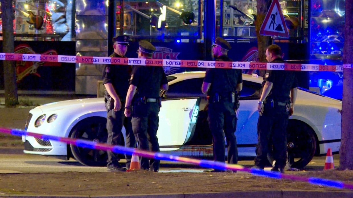 Die Polizei war in St. Pauli im Einsatz vor dem Spiel zwischen Hamburg und Köln.