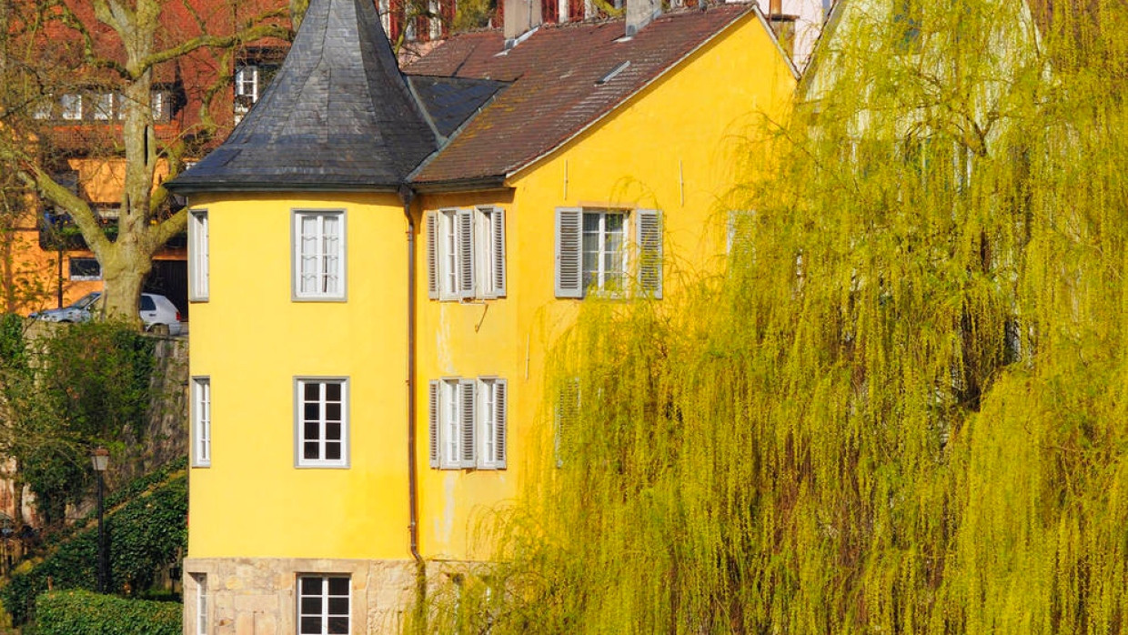 Der „Hölderlinturm“ in Tübingen am Neckar: Zurückgezogen verbrachte der Dichter hier 36 Jahre seines Lebens