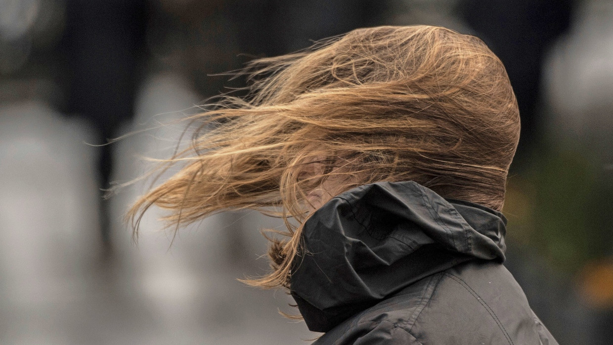 Frankfurt, Windstärke fünf, das Haar sitzt – nicht: KI soll auch Extremwetter wie hier Sturm Eberhard besser vorhersagen.