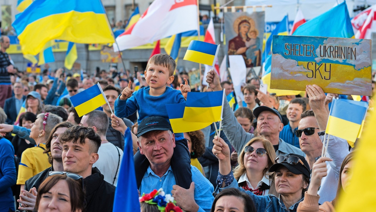 Ist der Regierung die Hilfsbereitschaft ihrer Bürger womöglich unwillkommen? Ukrainer und britische Unterstützer bei einer Mahnwache auf dem Trafalgar Square in London