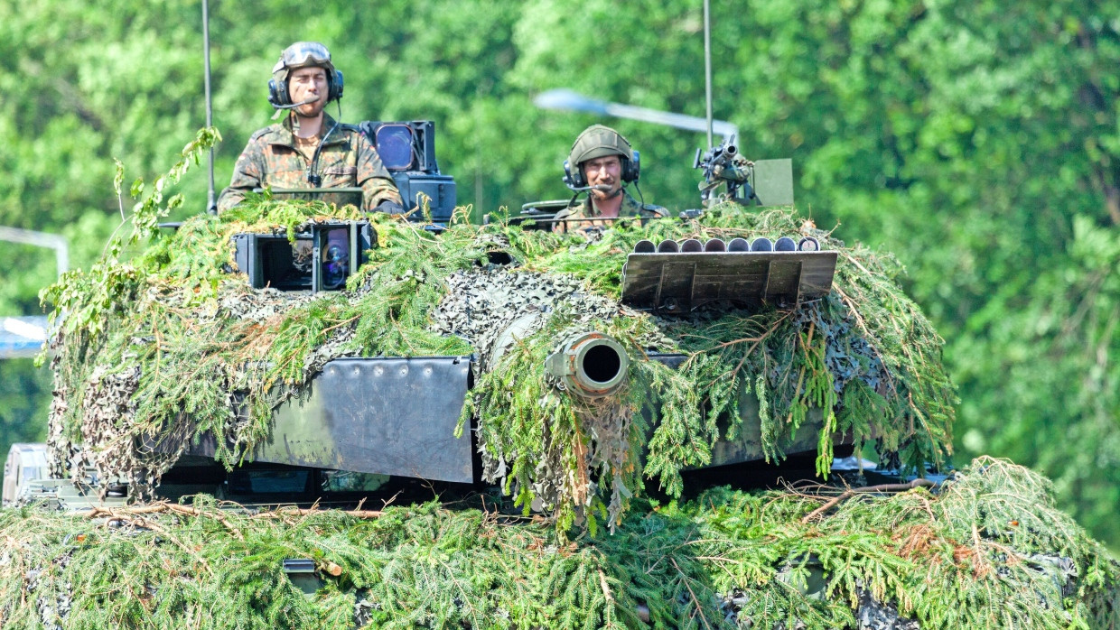 Ein Panzer der Bundeswehr: Wie ethisch korrekt sind Anlagen in die Rüstungshersteller?