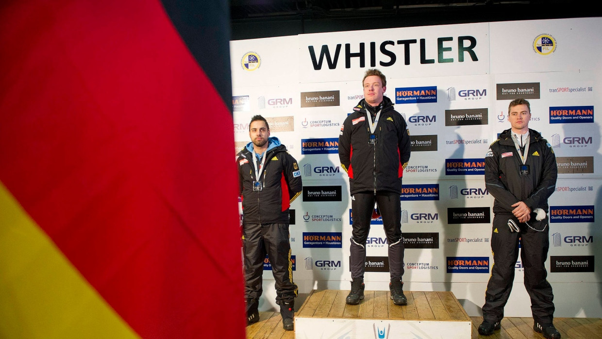 Deutsche Meisterschaft im fernen Kanada: Andi Langenhan (Silber), Felix Loch (Gold) und Johannes Ludwig (Bronze) auf dem Siegerpodest (v.l.)