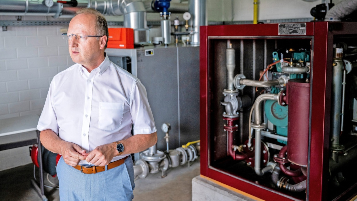 Der Ingenieur Christoph Zeis, 58, ist Geschäftsführer des kommunalen Energieunternehmens EDG in Nieder-Olm bei Mainz, das rund 1600 Kunden in Rheinhessen mit Fernwärme versorgt.