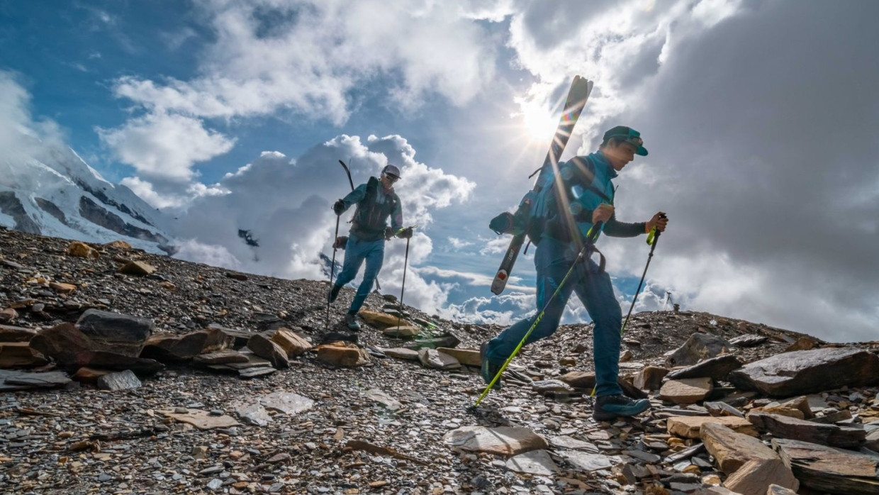 Erkunden den Weg auf den Himlung Himal: Speed-Bergsteiger Benedikt Böhm und Prakash Sherpa