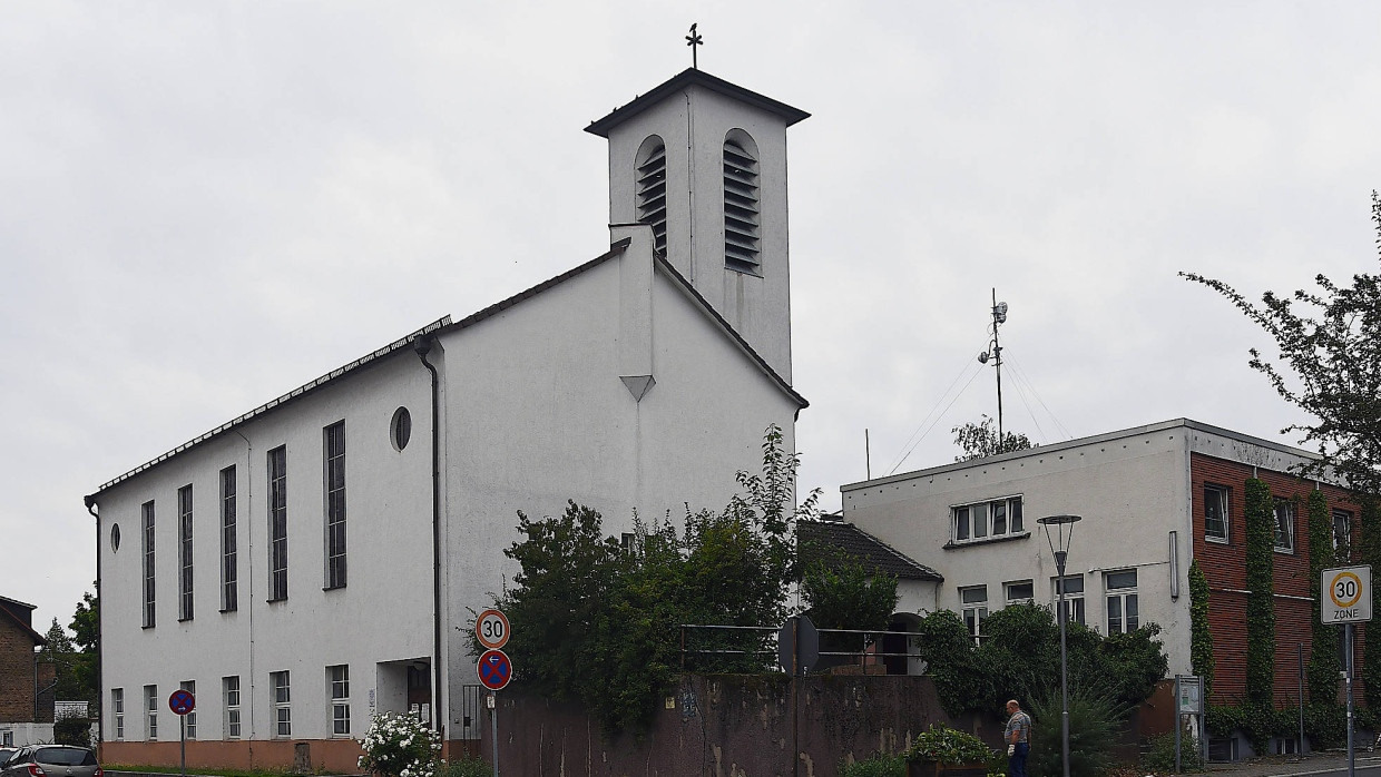 Sanierungsfall: Die evangelische Kirche in Hattersheim muss für 2,5 Millionen Euro hergerichtet werden.