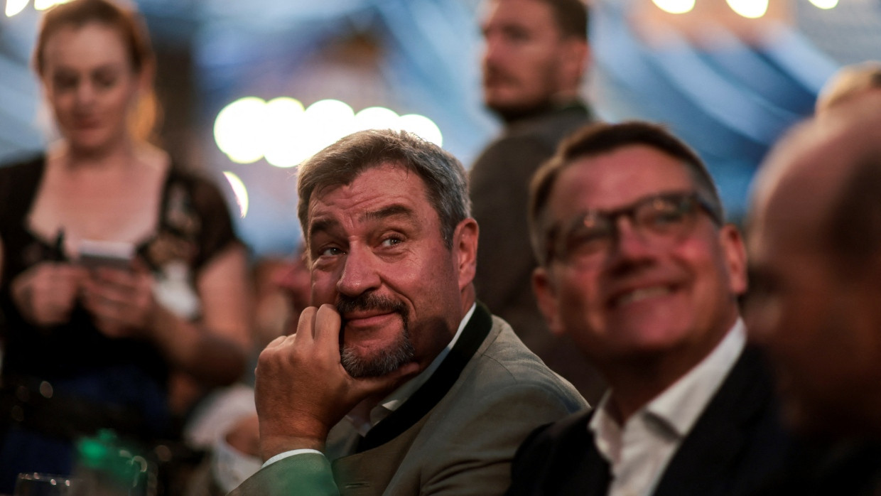 Bayern Ministerpräsident Markus Söder (CSU) auf dem Gillamoos-Volksfest am 2. September 2024 in Abensberg