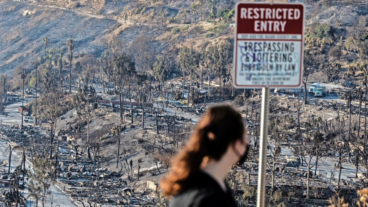 Nach dem Feuer: Im Stadtteil Pacific Palisades wurden Tausende Häuser beschädigt oder zerstört.