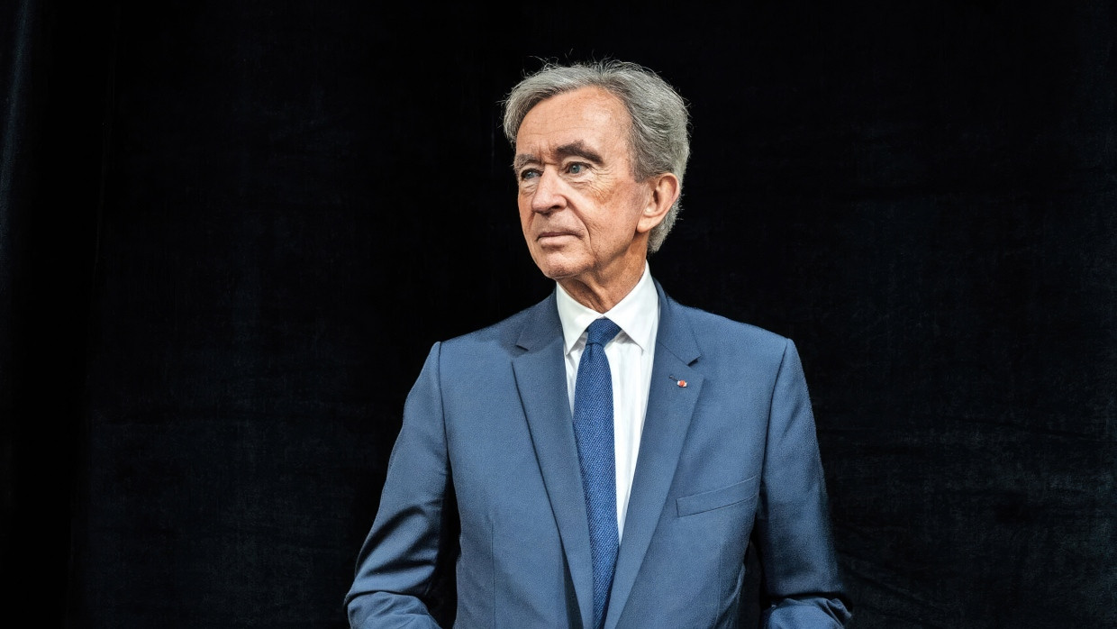 Bernard Arnault, 74, ist mit dem Luxusimperium LVMH zum zweitreichsten Mann der Welt geworden.