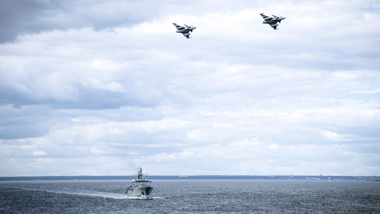 Schwedische Militärschiffe und Flugzeuge patrouillieren im August 2020 im Gebiet der Ostsee. (Archivbild)