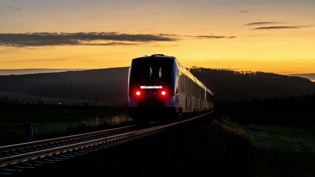 Neue Technik bei der Taunusbahn: Der Umstieg von Diesel- zu Wasserstoffzügen läuft schleppend.