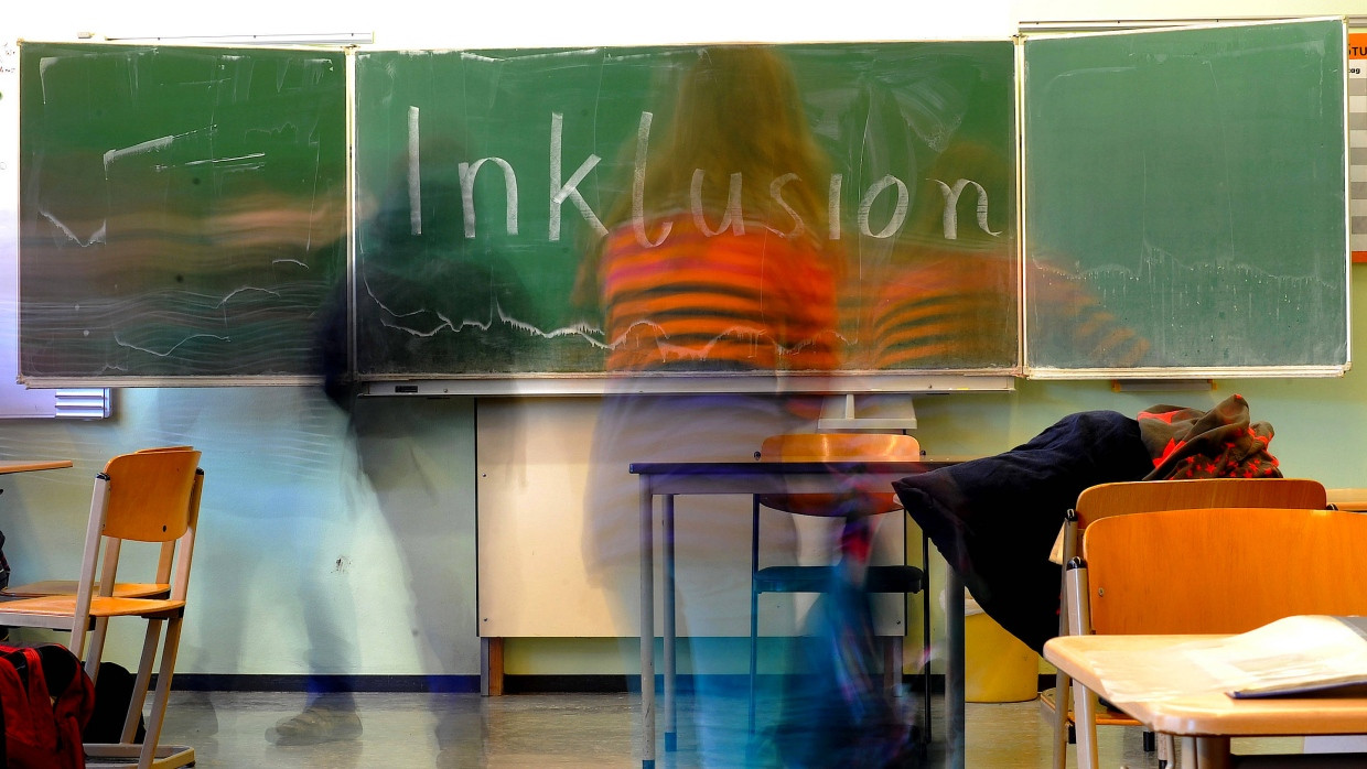 Die NRW-Landesregierung stellt neue Weichen für die Inklusion in der Schule.