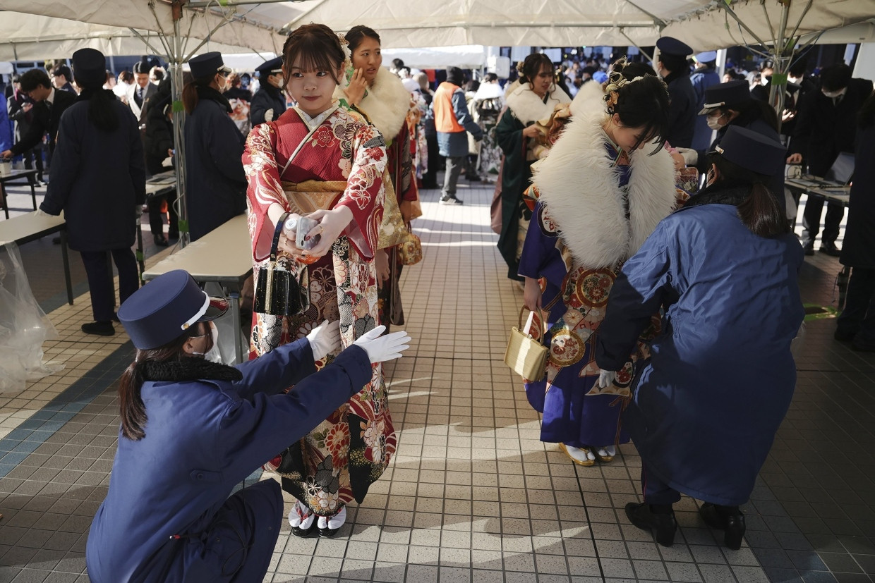 Sicherheitskontrollen sind aufgrund der vielen Teilnehmer in Yokohama notwendig.