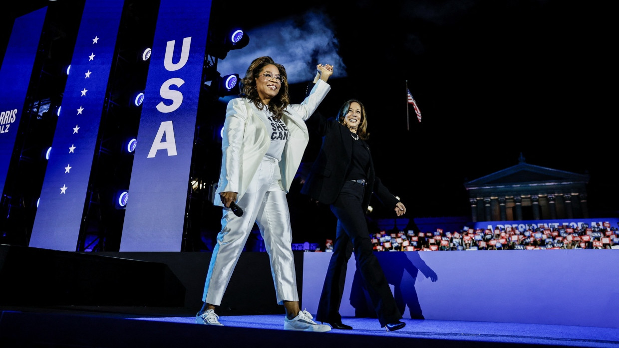 Oprah Winfrey und Kamala Harris am Tag vor der US-Wahl in Philadelphia, Pennsylvania