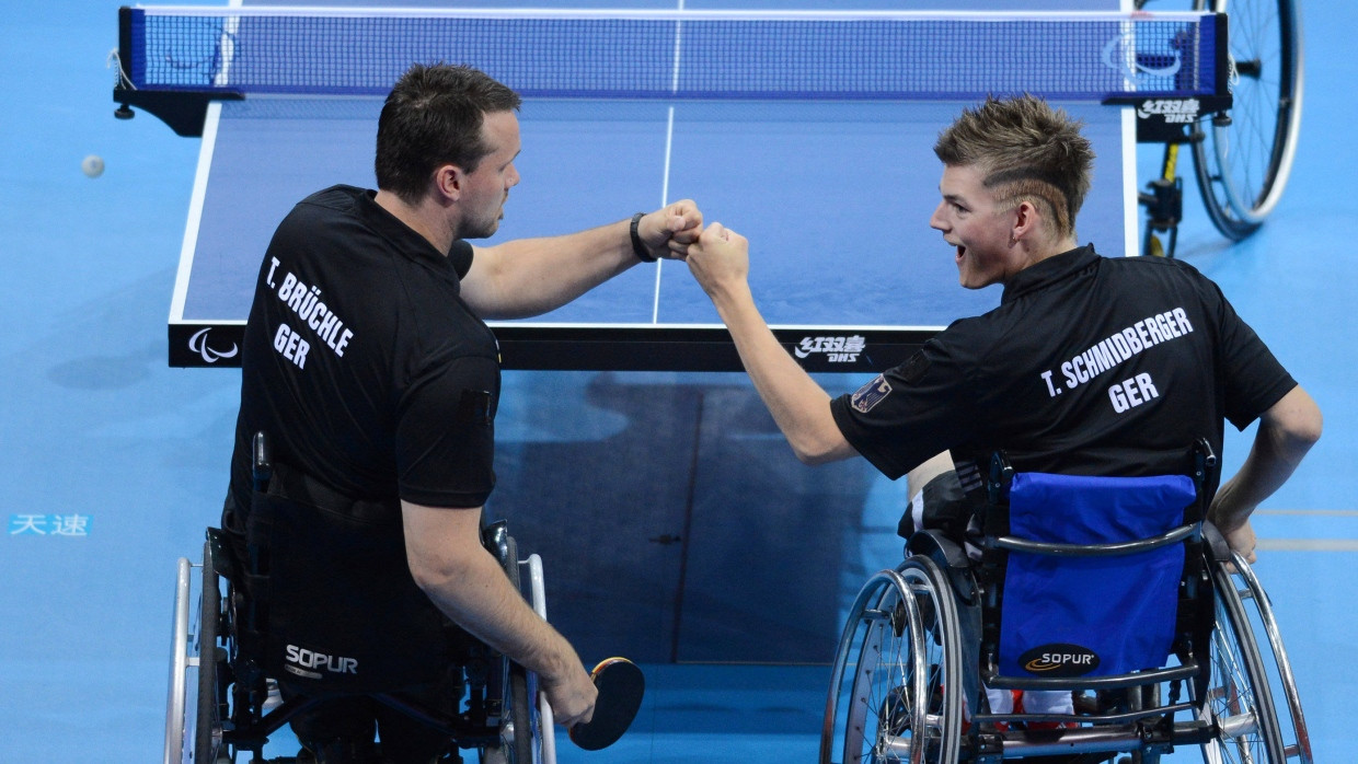 Tischtennisspieler Thomas Schmidberger und Thomas Brüchle: gemeinsames Training mit Timo Boll?