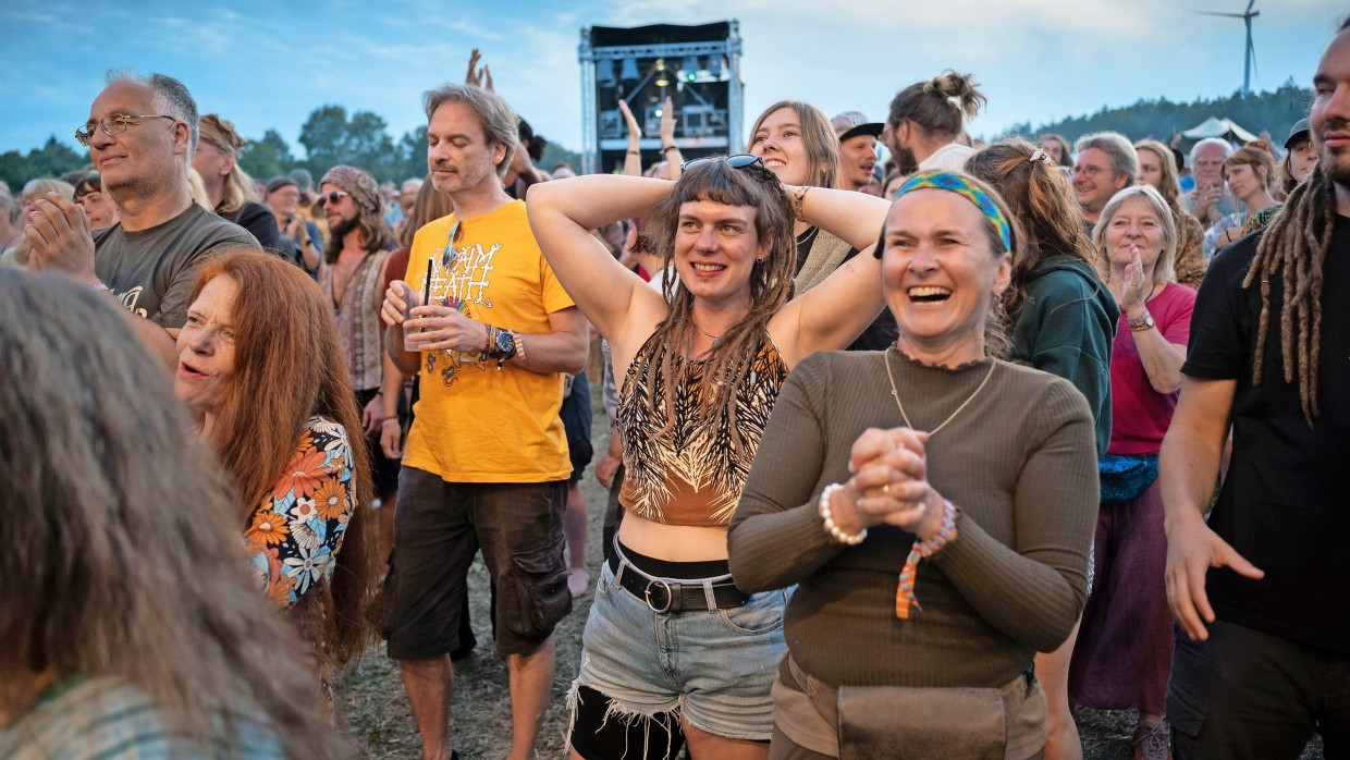 Familientreffen: Besonders auf den kleineren Bühnen sind sich Künstler und Publikum nahe. Viele Besucher kommen seit Jahren auf das Festival.