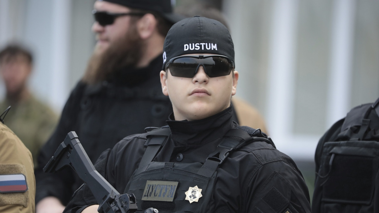 Adam Kadyrow bei einer Parade anlässlich des Geburtstags des russischen Präsidenten im Jahr 2022