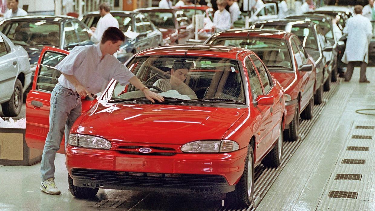 Der Name war Programm: 1993 brachte Ford die ersten Modelle des „Mondeo“ auf den Markt.