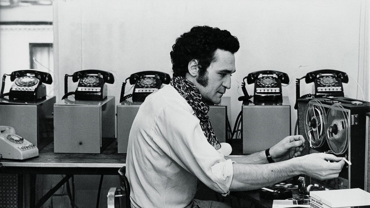 Bei Anruf Kunst: John Giorno arbeitet in seinem Büro an dem Projekt „Dial-a-Poem“, aufgenommen 1969