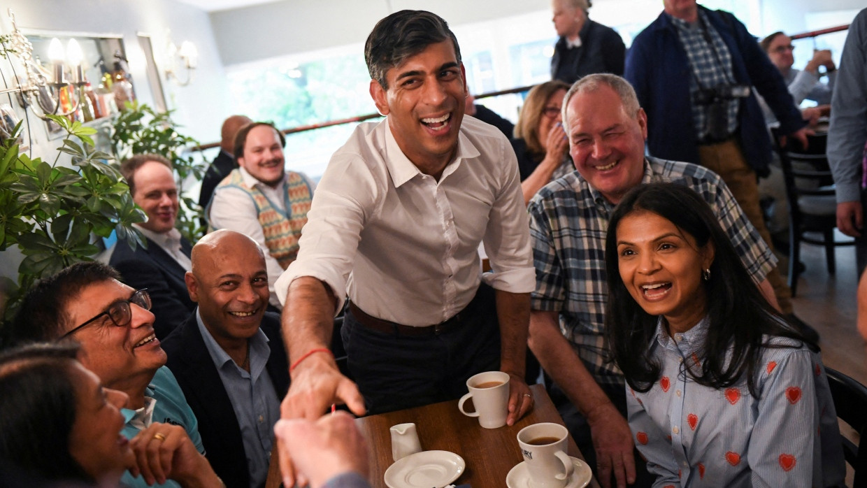 Flucht nach vorn: Premierminister Rishi Sunak auf Wahlkampftour