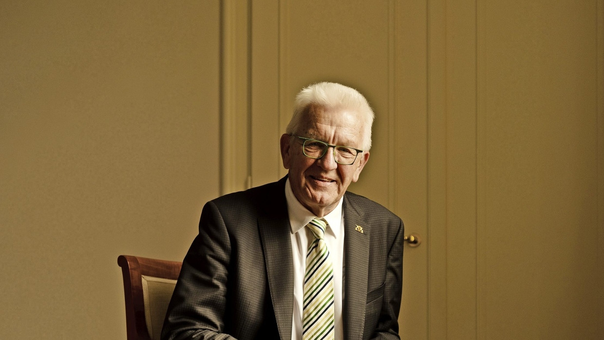 Winfried Kretschmann in der Villa Reitzenstein, dem Amtssitz des baden-württembergischen Ministerpräsidenten in Stuttgart