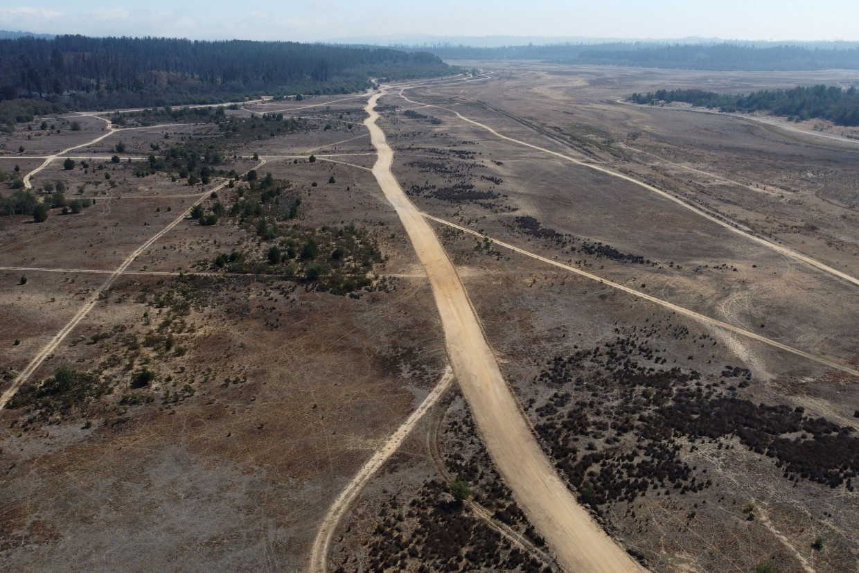 Aufgestaut zu Beginn des 20. Jahrhunderts fiel das Penuelas Reservoir 2022 erstmals trocken.