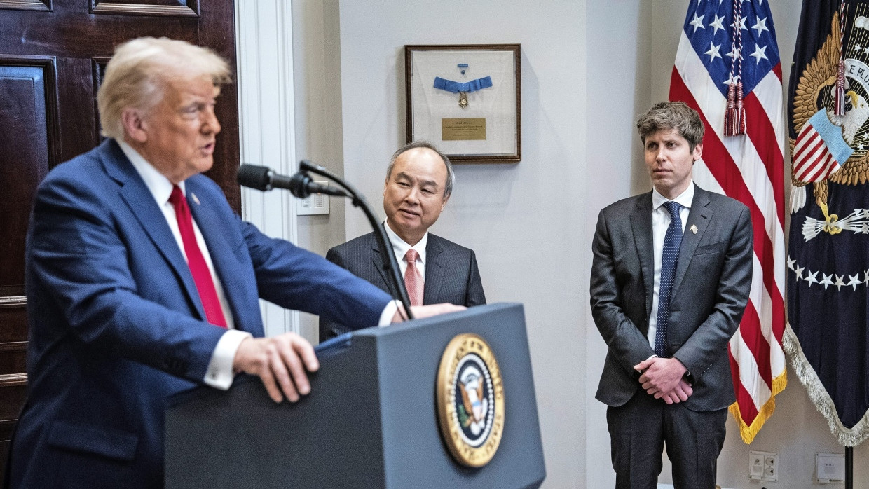 Portal in eine neue Welt? Trump mit Softbank-Chef Masayoshi Son und Sam Altman von Open AI